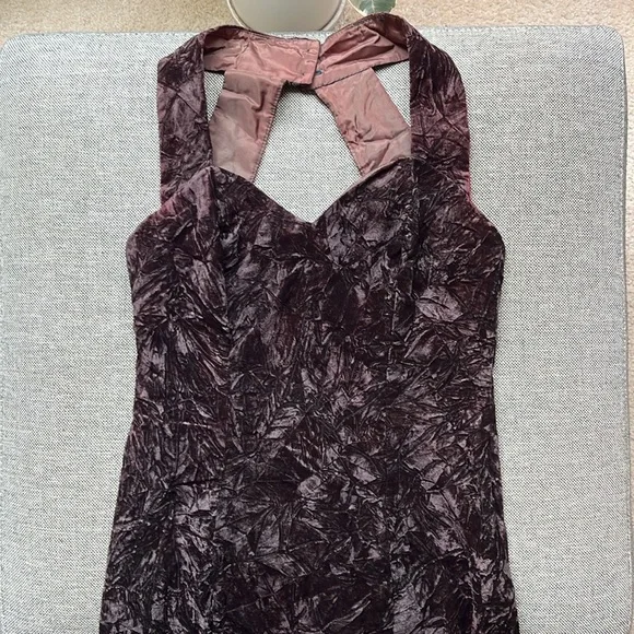 Vintage Crushed Velvet Burgundy Dress with Slit and buttons, Size: 6 - Picture 7 of 17